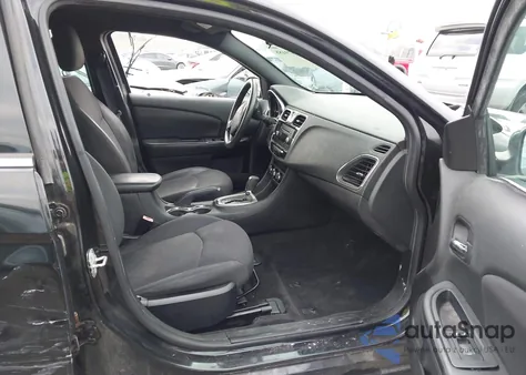 2014 Chrysler 200 Lx z USA, uszkodzony, nr VIN 1C3CCBAB0EN210290